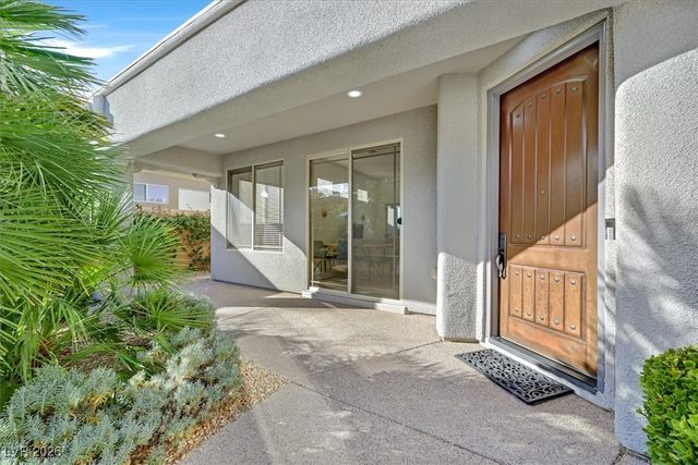 108 Emerald Dunes Circle, Henderson, NV 89052