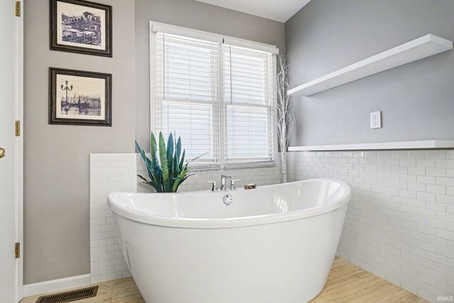 20981 Rivers Edge Drive, Goshen, IN 46528