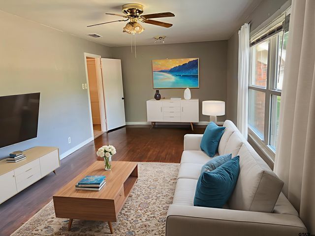819 S Palmer Ave., Tyler, TX 75701