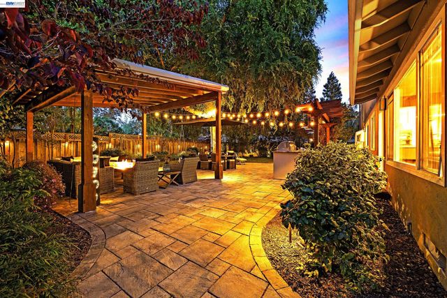 4593 Del Valle Parkway, Pleasanton, CA 94566