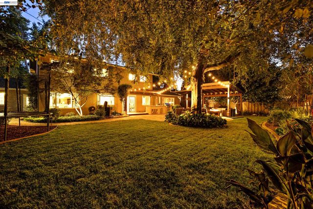 4593 Del Valle Parkway, Pleasanton, CA 94566