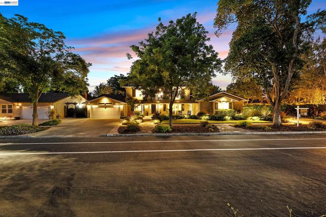 4593 Del Valle Parkway, Pleasanton, CA 94566