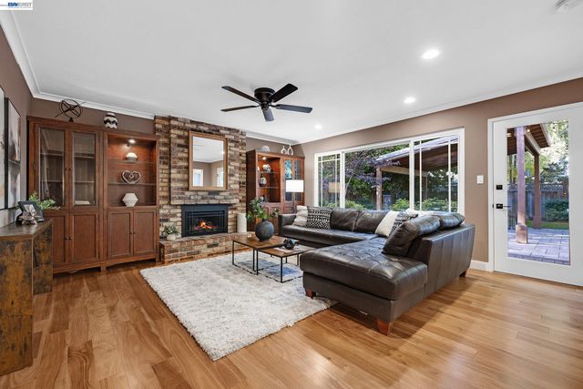 4593 Del Valle Parkway, Pleasanton, CA 94566