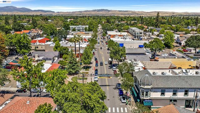 4593 Del Valle Parkway, Pleasanton, CA 94566