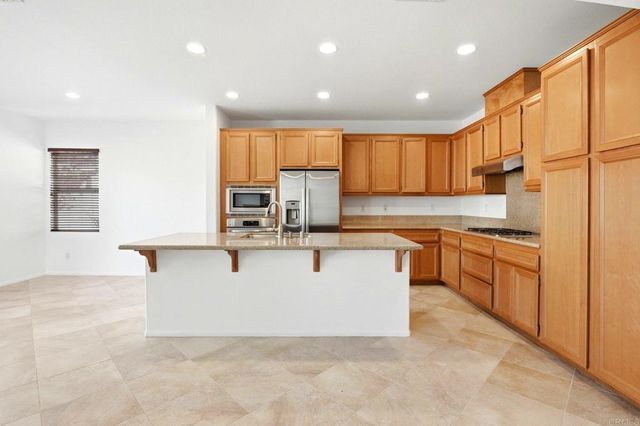 571 Trovita Court, Escondido, CA 92027