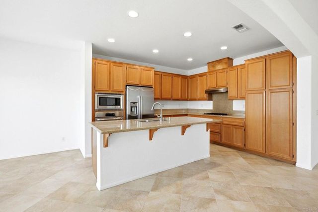 571 Trovita Court, Escondido, CA 92027