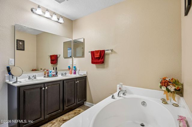 10262 MAGNOLIA HILLS Drive, Jacksonville, FL 32210