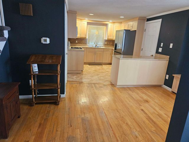 8 Guilford Lane # 27, Nashua, NH 03063