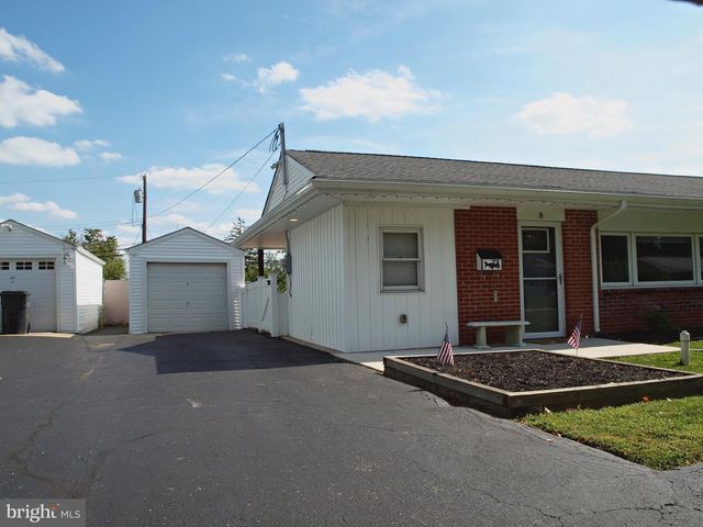 8 LAUREL LN, Plymouth Meeting, PA 19462