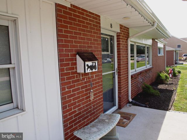 8 LAUREL LN, Plymouth Meeting, PA 19462