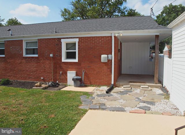 8 LAUREL LN, Plymouth Meeting, PA 19462