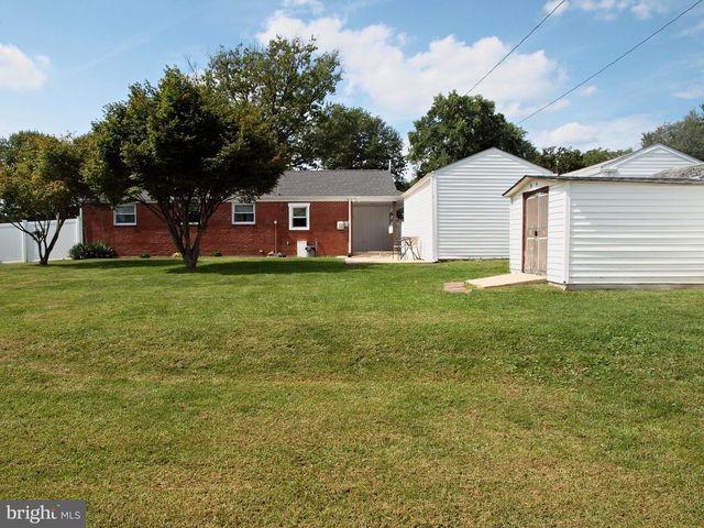 8 LAUREL LN, Plymouth Meeting, PA 19462