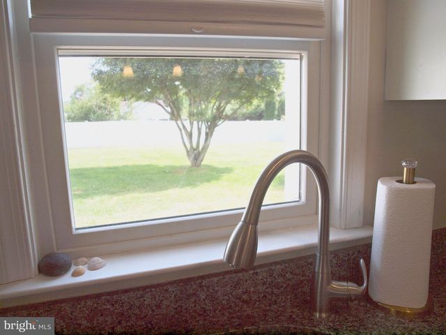 8 LAUREL LN, Plymouth Meeting, PA 19462