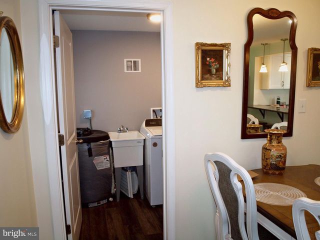8 LAUREL LN, Plymouth Meeting, PA 19462
