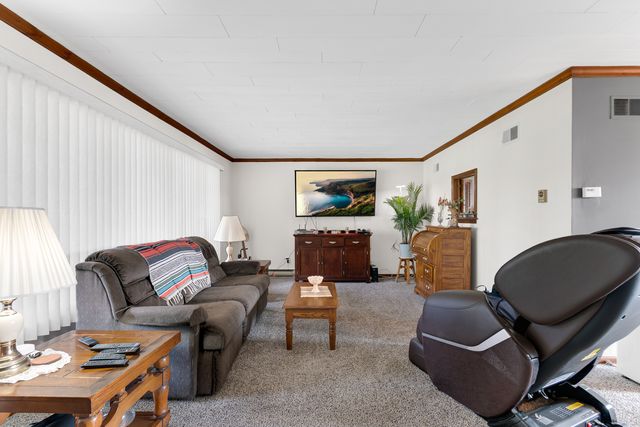 1007 W Corning Road, Beecher, IL 60401