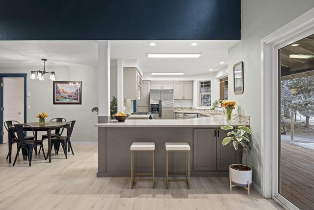 20275 Rogers Road, Bend, OR 97703