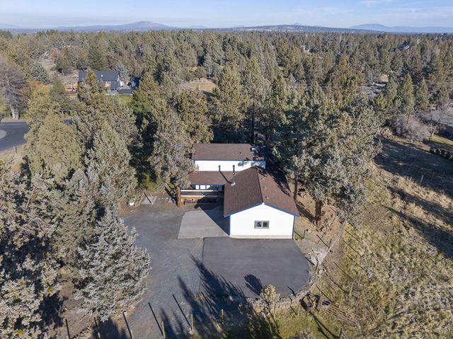 20275 Rogers Road, Bend, OR 97703