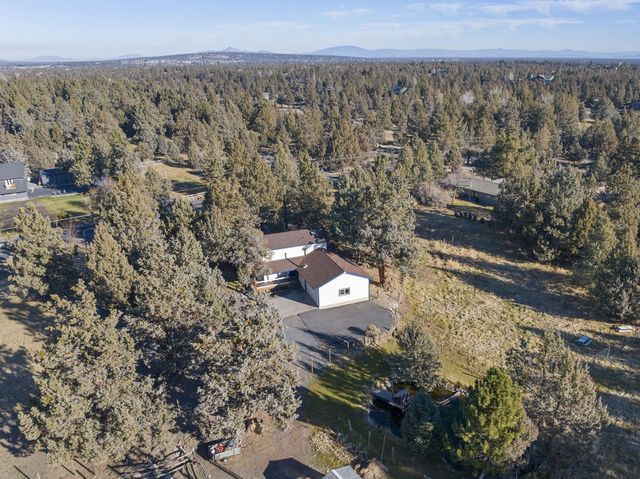 20275 Rogers Road, Bend, OR 97703