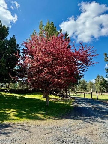 20275 Rogers Road, Bend, OR 97703