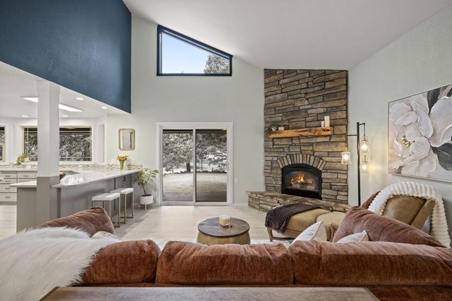 20275 Rogers Road, Bend, OR 97703