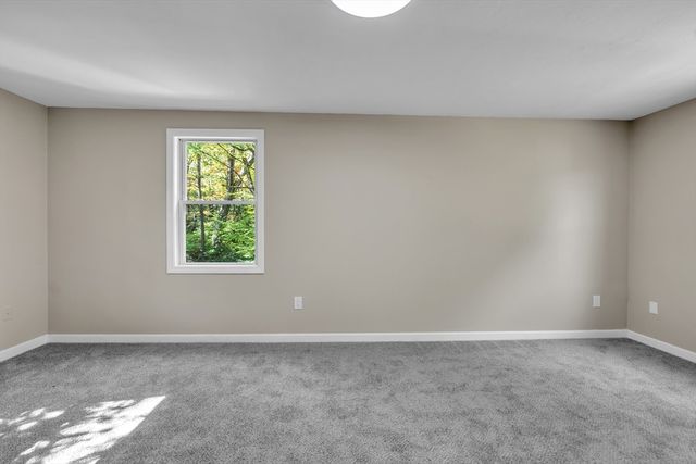 54 Mashapaug Rd, Holland, MA 01521