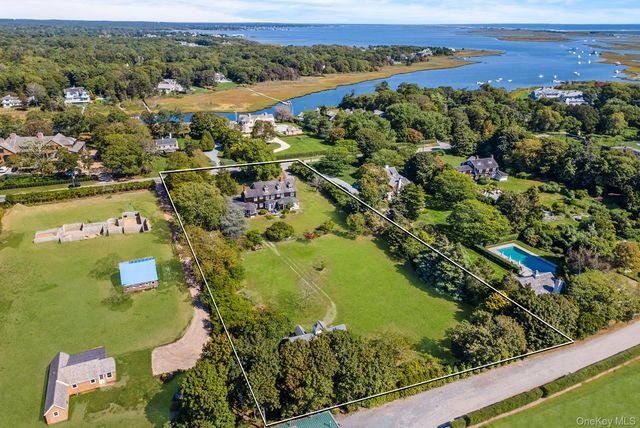 11 Shinnecock Road, Quogue, NY 11959