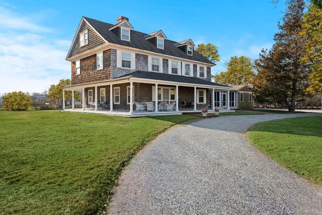 11 Shinnecock Road, Quogue, NY 11959