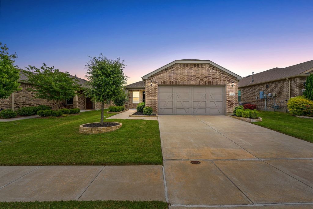 804 Hidden Eddy Drive, Mckinney, TX 75071