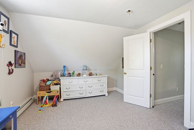 72 Pembroke Ave, Acushnet, MA 02743