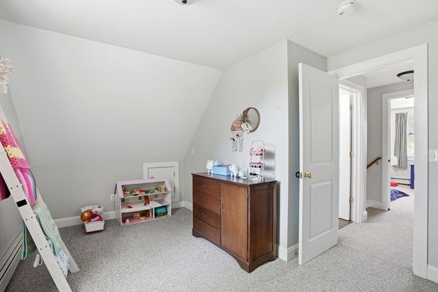 72 Pembroke Ave, Acushnet, MA 02743
