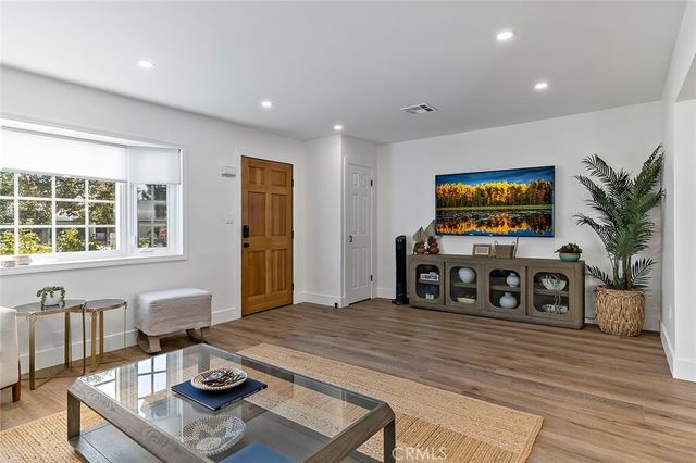 409 N Avon, Burbank, CA 91505