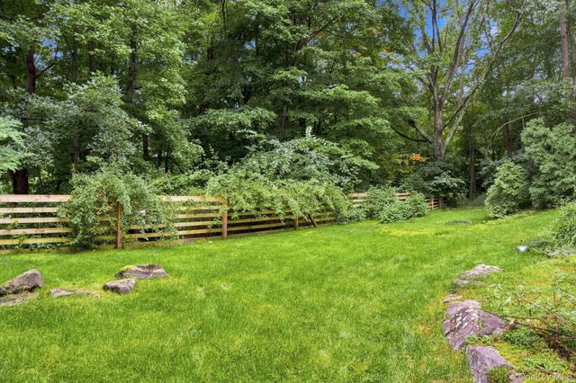 7 Lauro Ridge Court, Mahopac, NY 10541