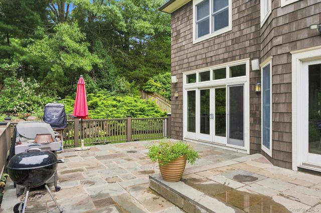 7 Lauro Ridge Court, Mahopac, NY 10541