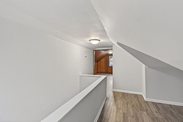 2057 Giesmann Street, Roseville, MN 55113