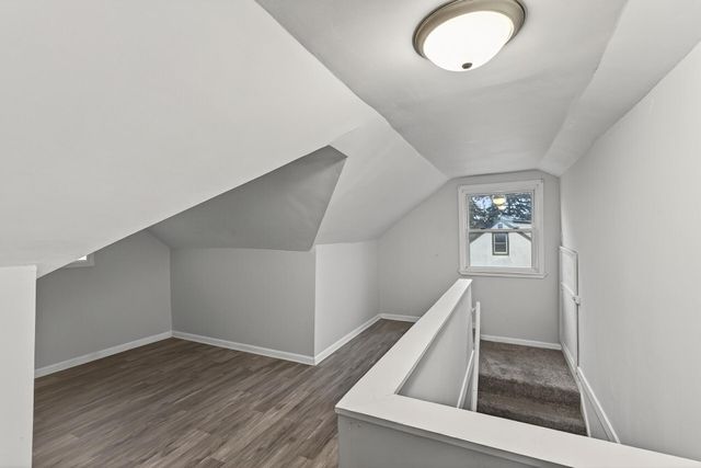 2057 Giesmann Street, Roseville, MN 55113