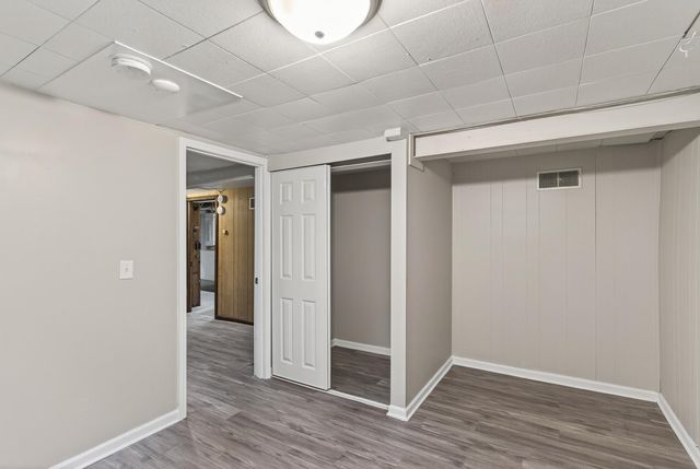 2057 Giesmann Street, Roseville, MN 55113