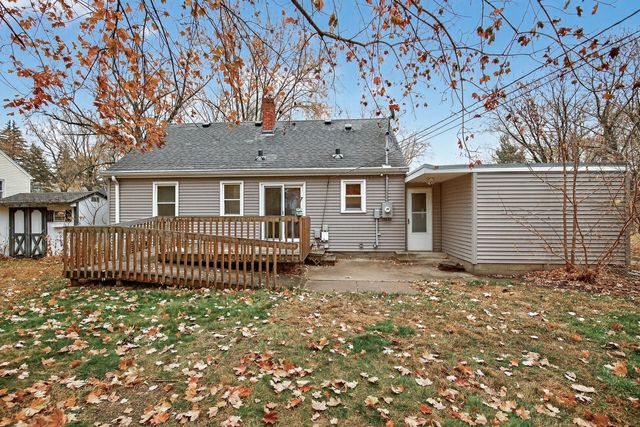 2057 Giesmann Street, Roseville, MN 55113