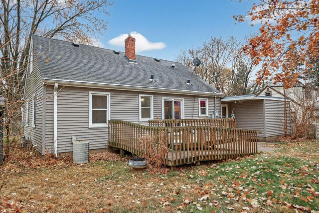 2057 Giesmann Street, Roseville, MN 55113