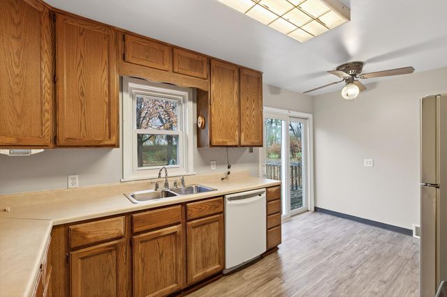 2057 Giesmann Street, Roseville, MN 55113