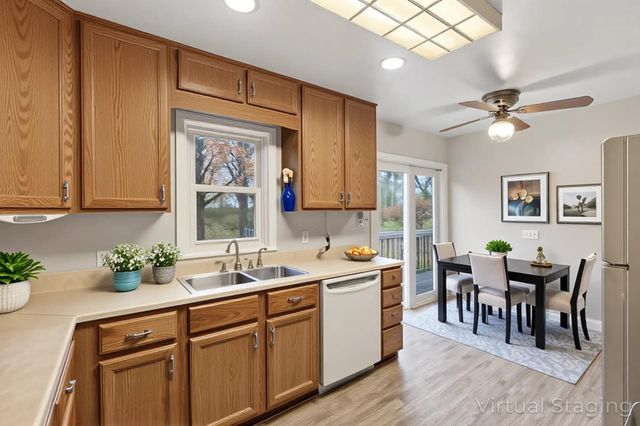 2057 Giesmann Street, Roseville, MN 55113