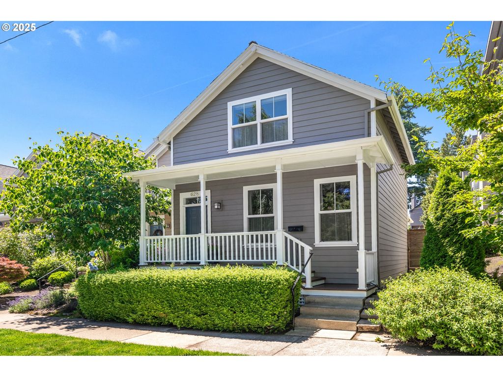 628 1ST St, Lake Oswego, OR 97034