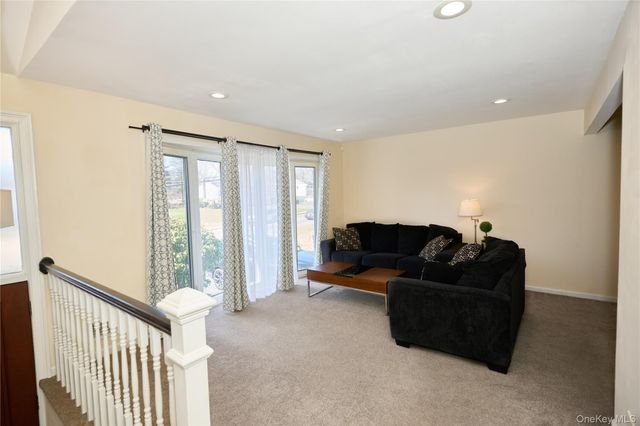 390 Townline Road, Commack, NY 11725