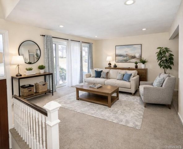 390 Townline Road, Commack, NY 11725