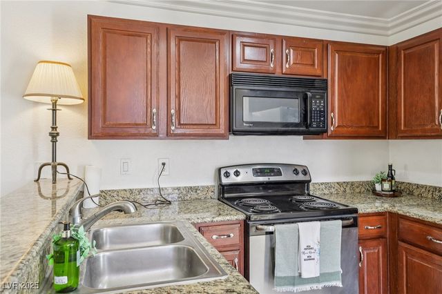 4050 Pacific Harbors Drive 112, Las Vegas, NV 89121