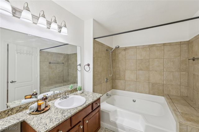 4050 Pacific Harbors Drive 112, Las Vegas, NV 89121