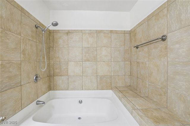 4050 Pacific Harbors Drive 112, Las Vegas, NV 89121