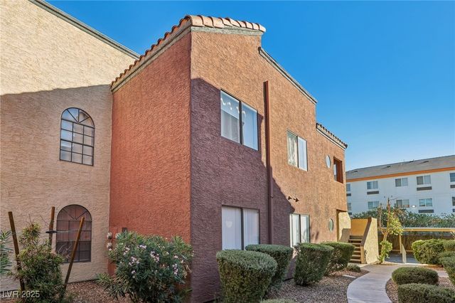 4050 Pacific Harbors Drive 112, Las Vegas, NV 89121