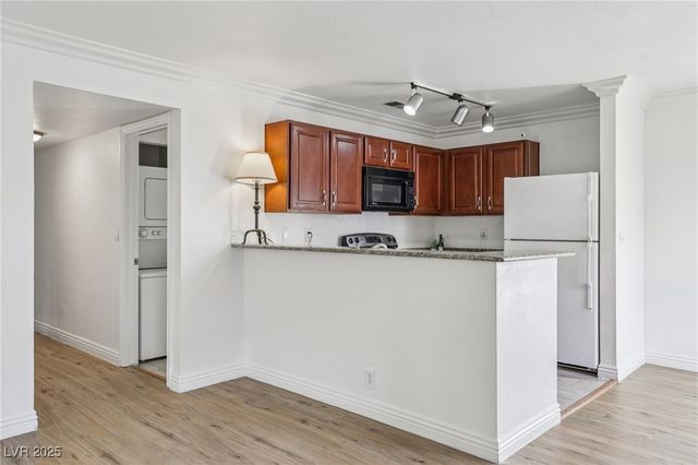 4050 Pacific Harbors Drive 112, Las Vegas, NV 89121