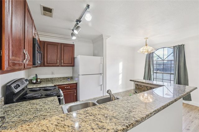 4050 Pacific Harbors Drive 112, Las Vegas, NV 89121