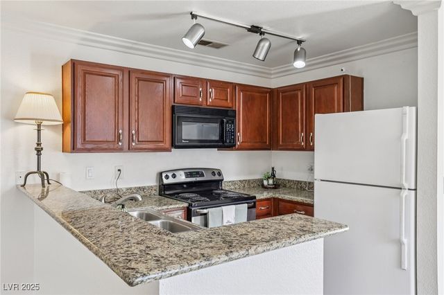 4050 Pacific Harbors Drive 112, Las Vegas, NV 89121